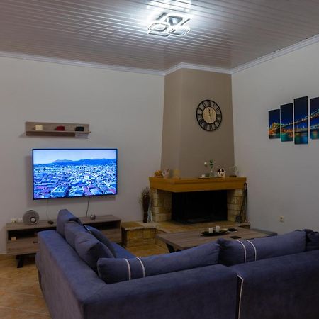 G.R luxury apartment Kalligoni Extérieur photo