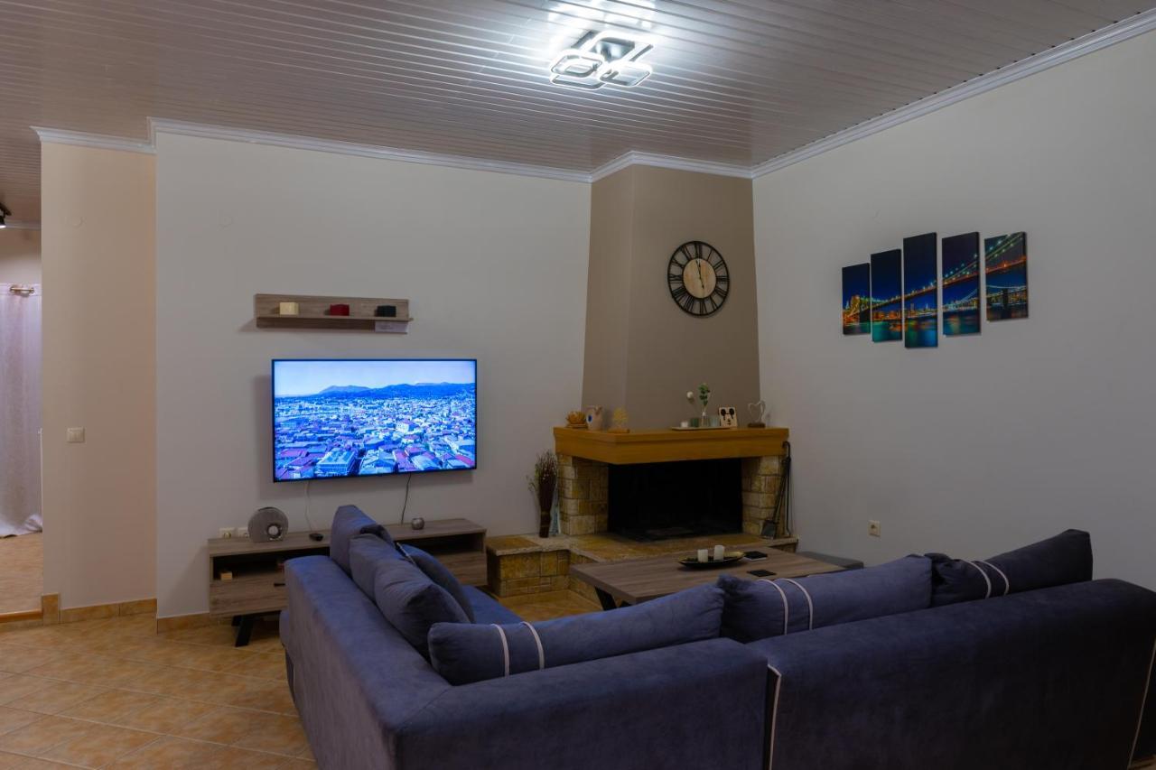 G.R luxury apartment Kalligoni Extérieur photo